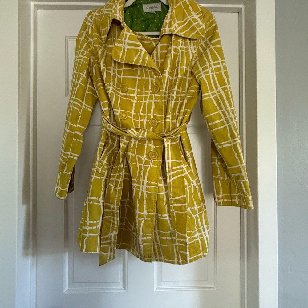 Vintage 00s Merona Yellow and White Trench Coat with Geometric Pattern
